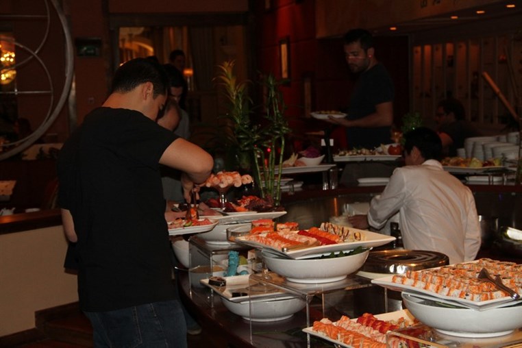 Sushi Night at Wok Wok 